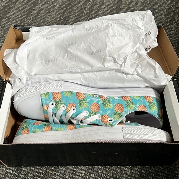 Men’s pineapple boatshoes size 9 - Picture 2 of 2